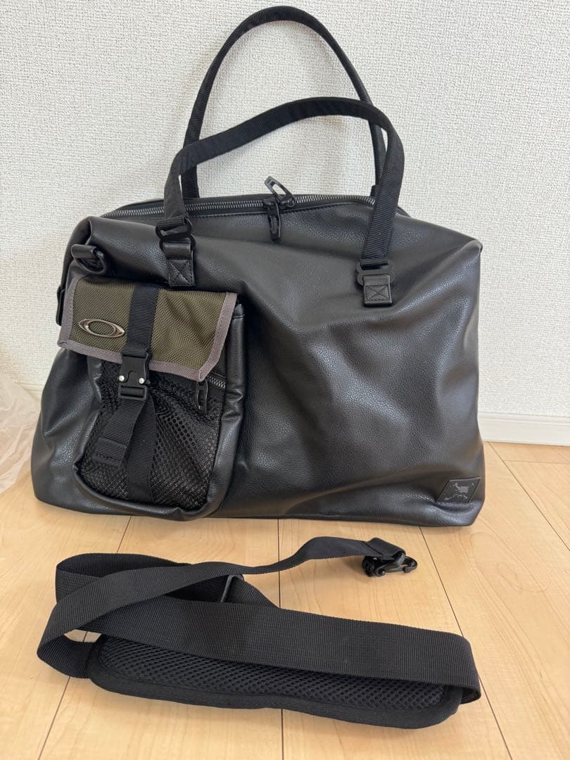 Oakley ブラックバッグ メッシュポケット付き　新品未使用