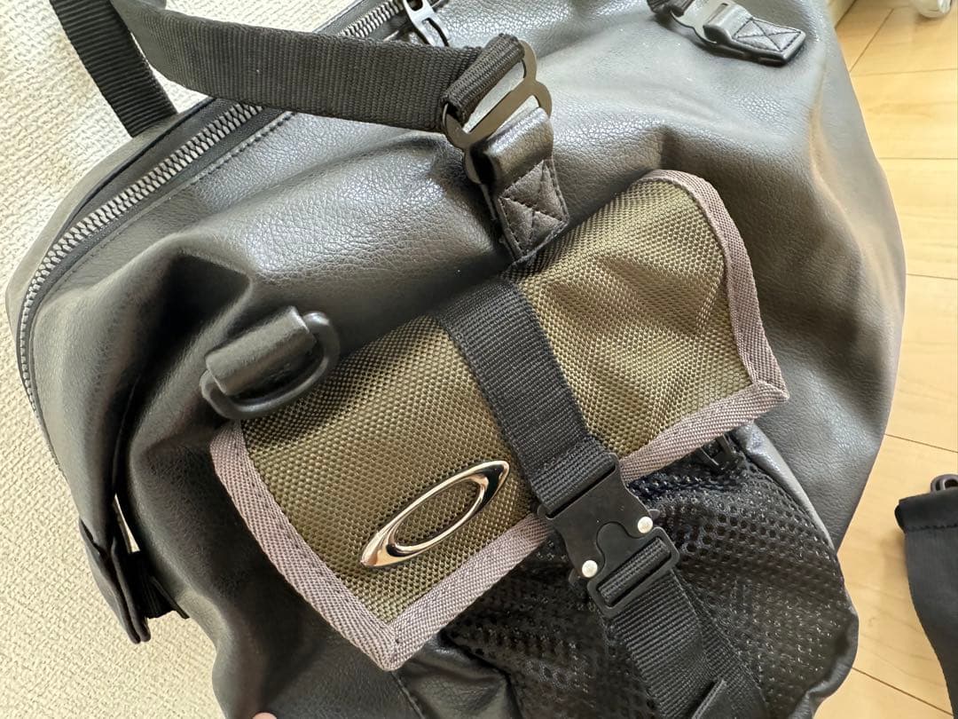 Oakley ブラックバッグ メッシュポケット付き　新品未使用