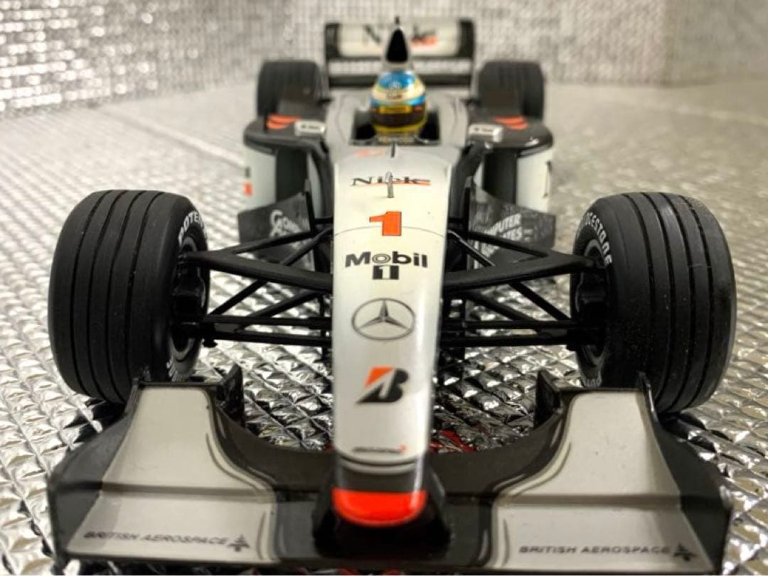 【ミニチャンプス　マクラーレン　メルセデス　MP4-13 1998年1/18】
