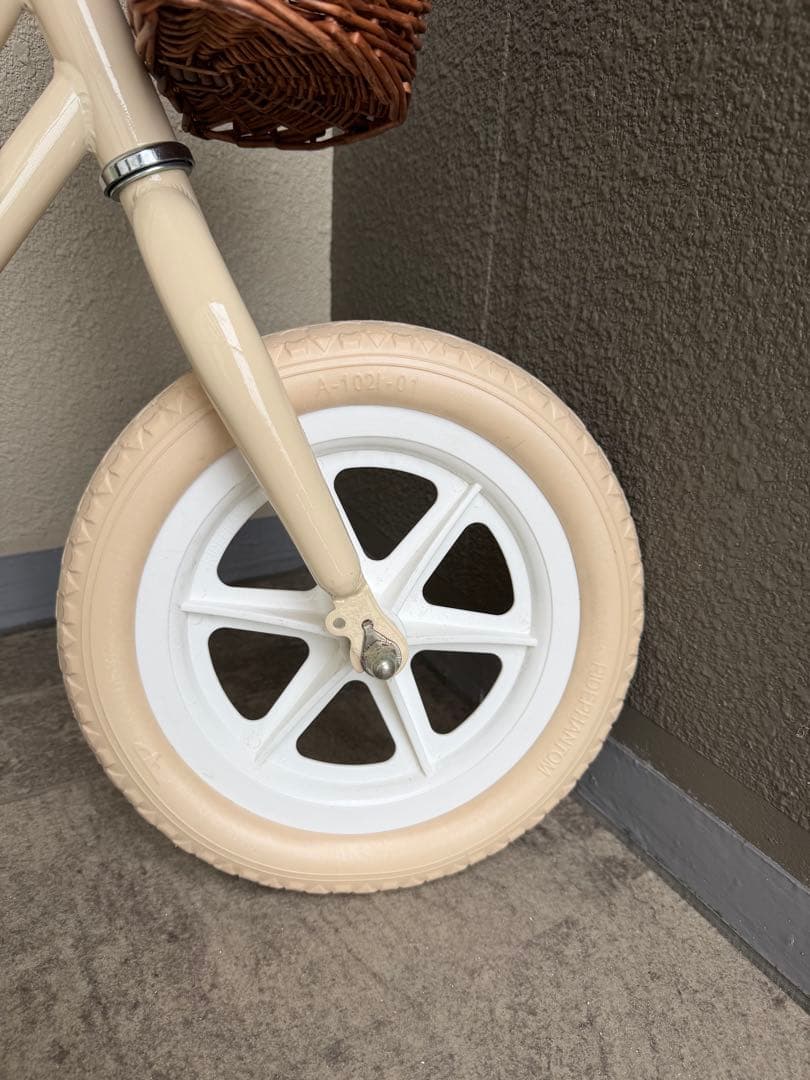 バランスバイク クリーム