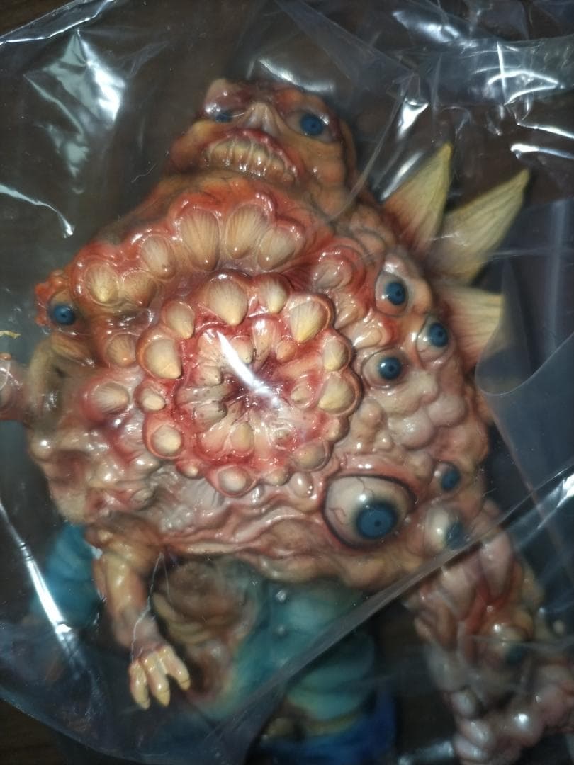 PROFESSOR A CRAZY KAIJU スティーブン03 ソフビ