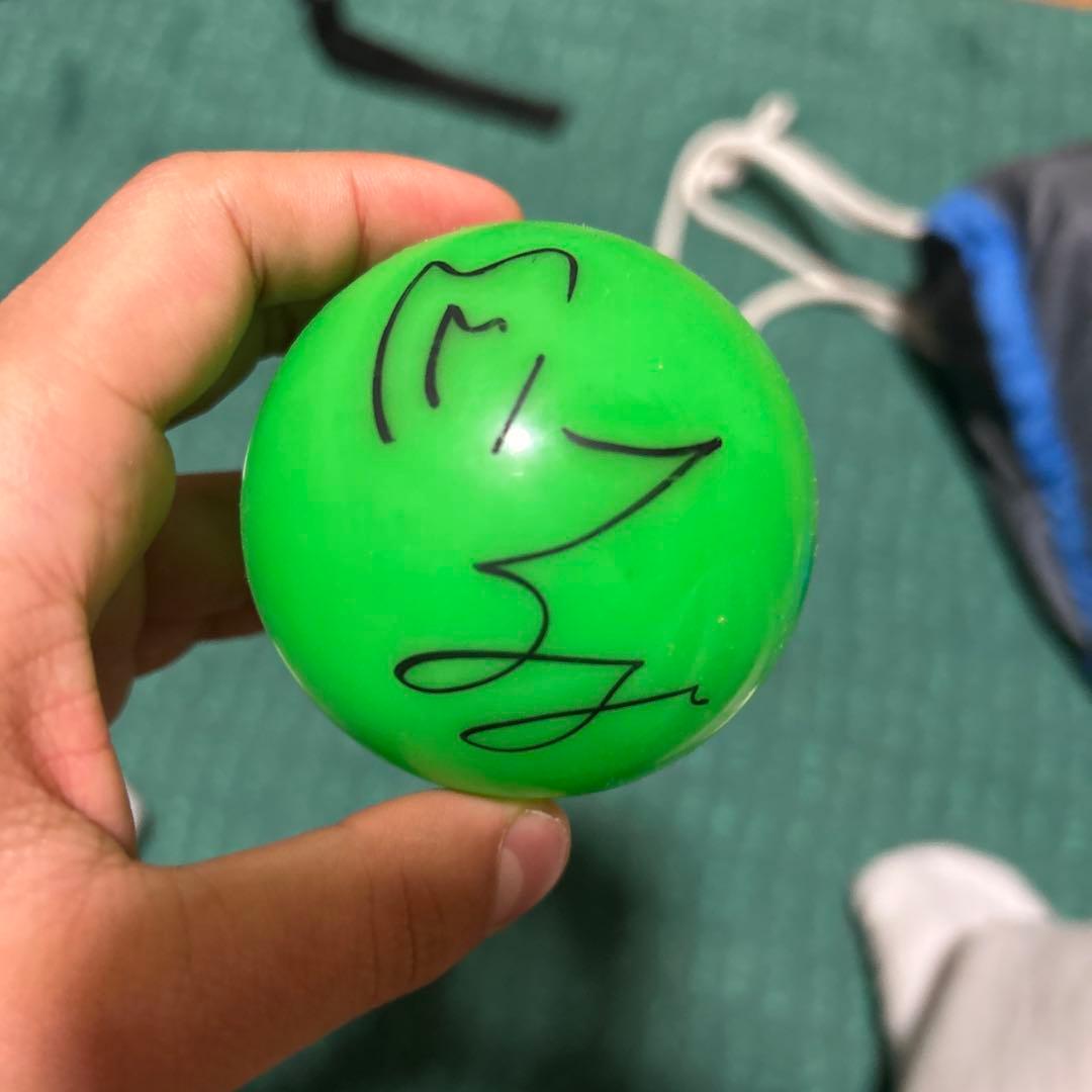 IVE ウォニョン サインボール