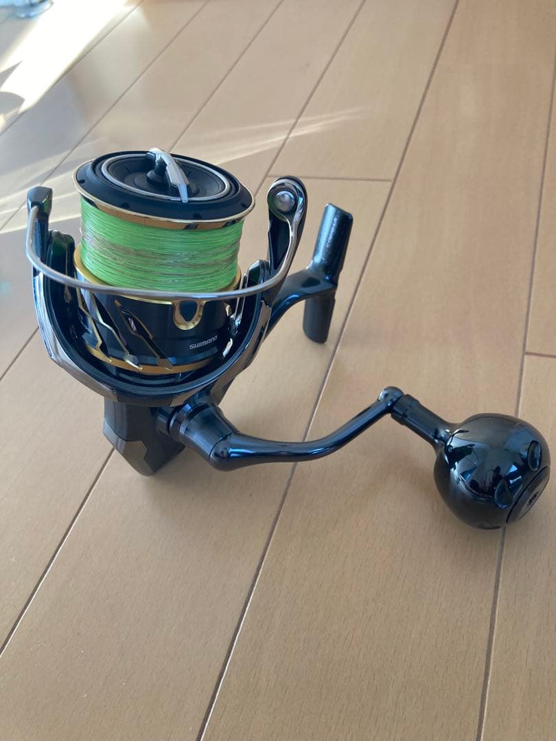 20ツインパワー4000XG スピニングリール