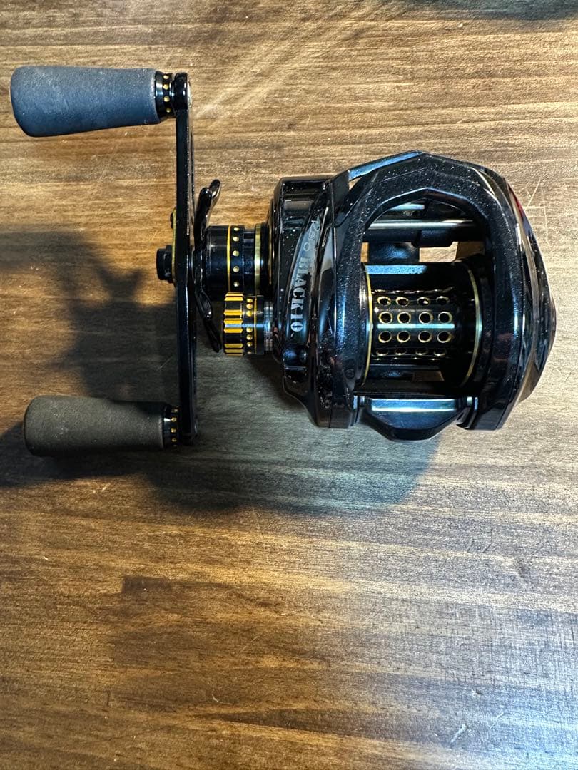 Abu Garcia REVO BLACK 10 ベイトリール