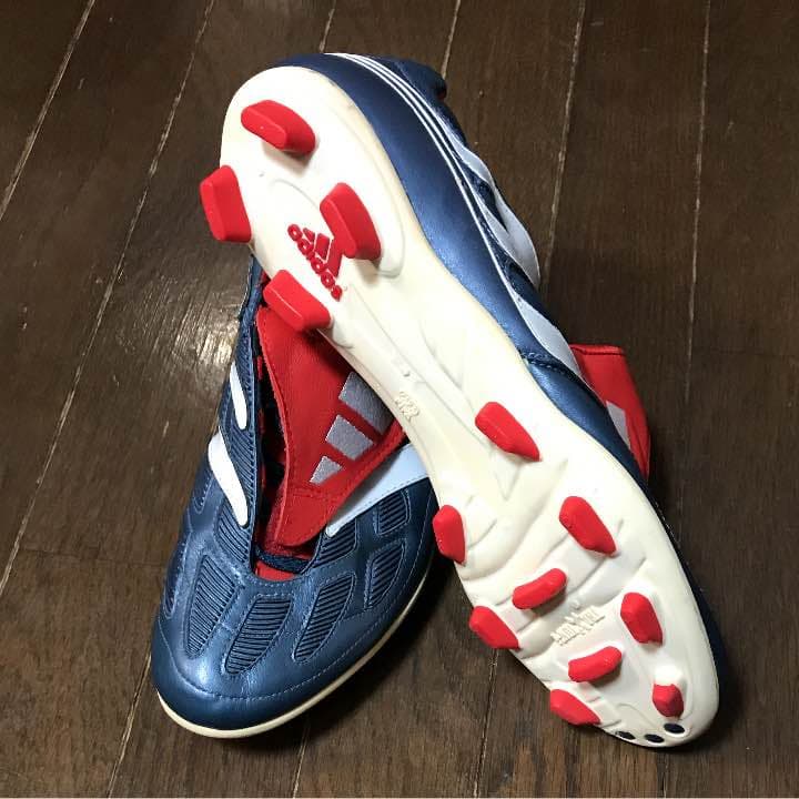 adidasサッカースパイク プレデタープレシジョン