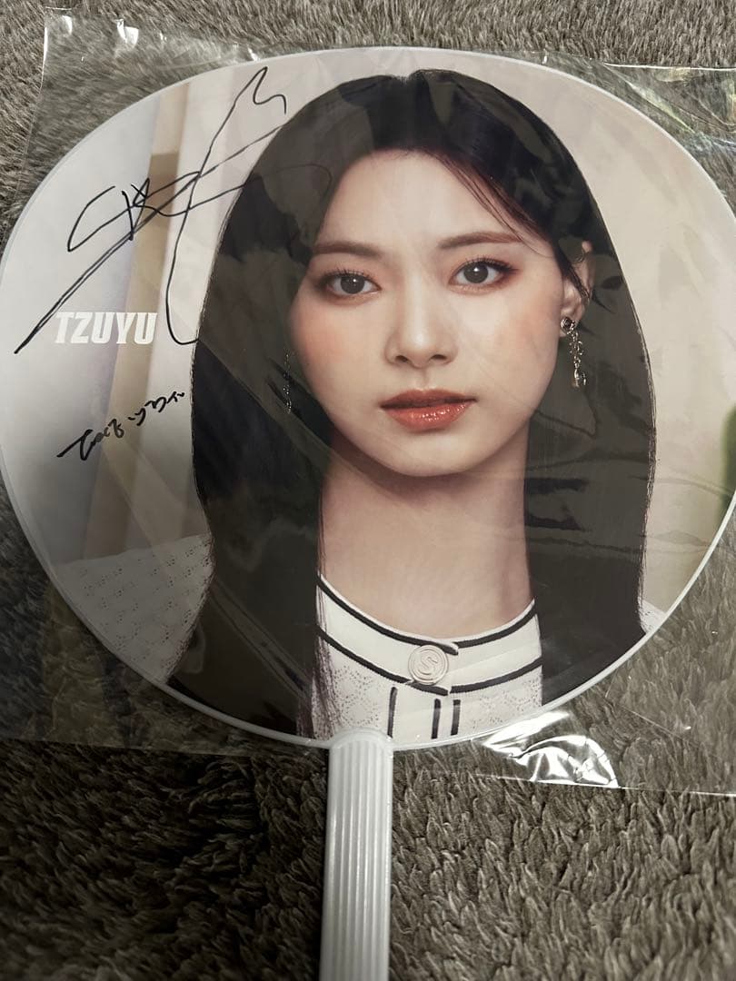 TWICE 直筆サインうちわツウィ