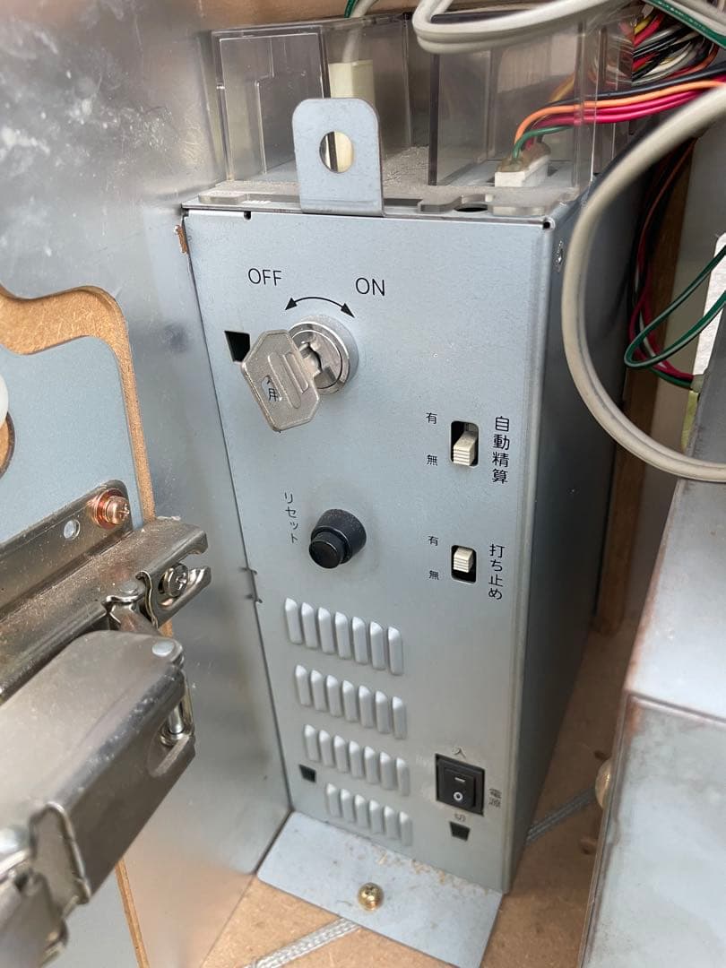 【送料込み】パチスロ おそ松くん 4号機 実機 スロット おそ松さん