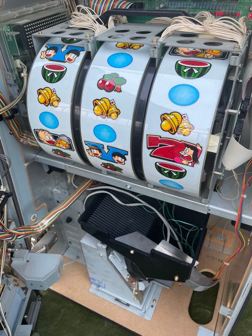 【送料込み】パチスロ おそ松くん 4号機 実機 スロット おそ松さん