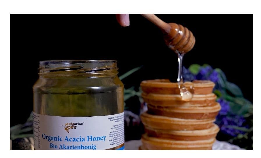 1.8kgお得なオーガニック生蜂蜜4個セットアカシア、リンデンとワイルドフラワー