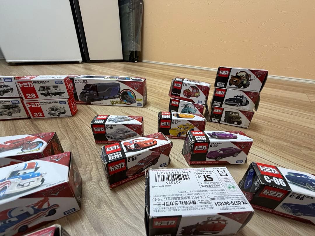 トミカ　カーズ48個　自動車4個　セット