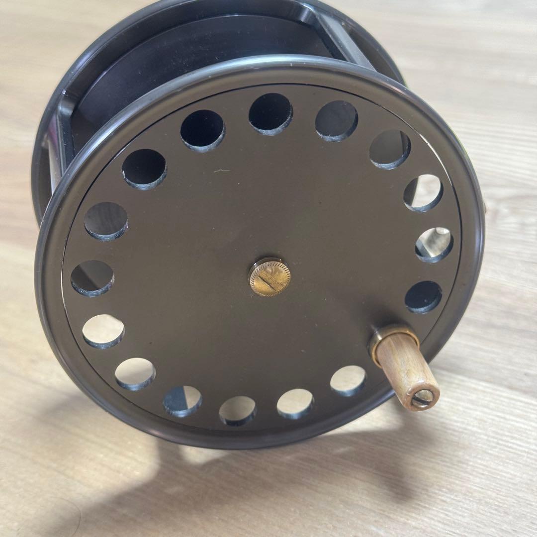 Caps Classic Salmon フライリール サーモンクラシック