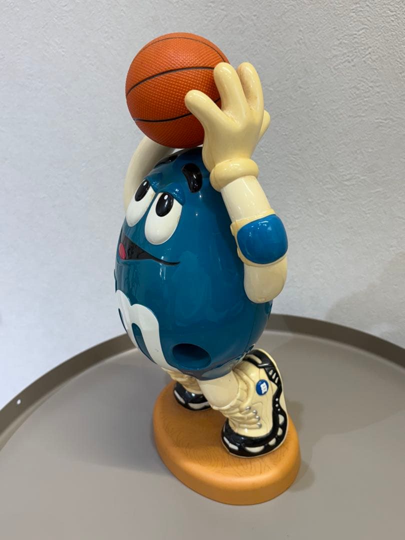 M&M's バスケットボール フィギュア