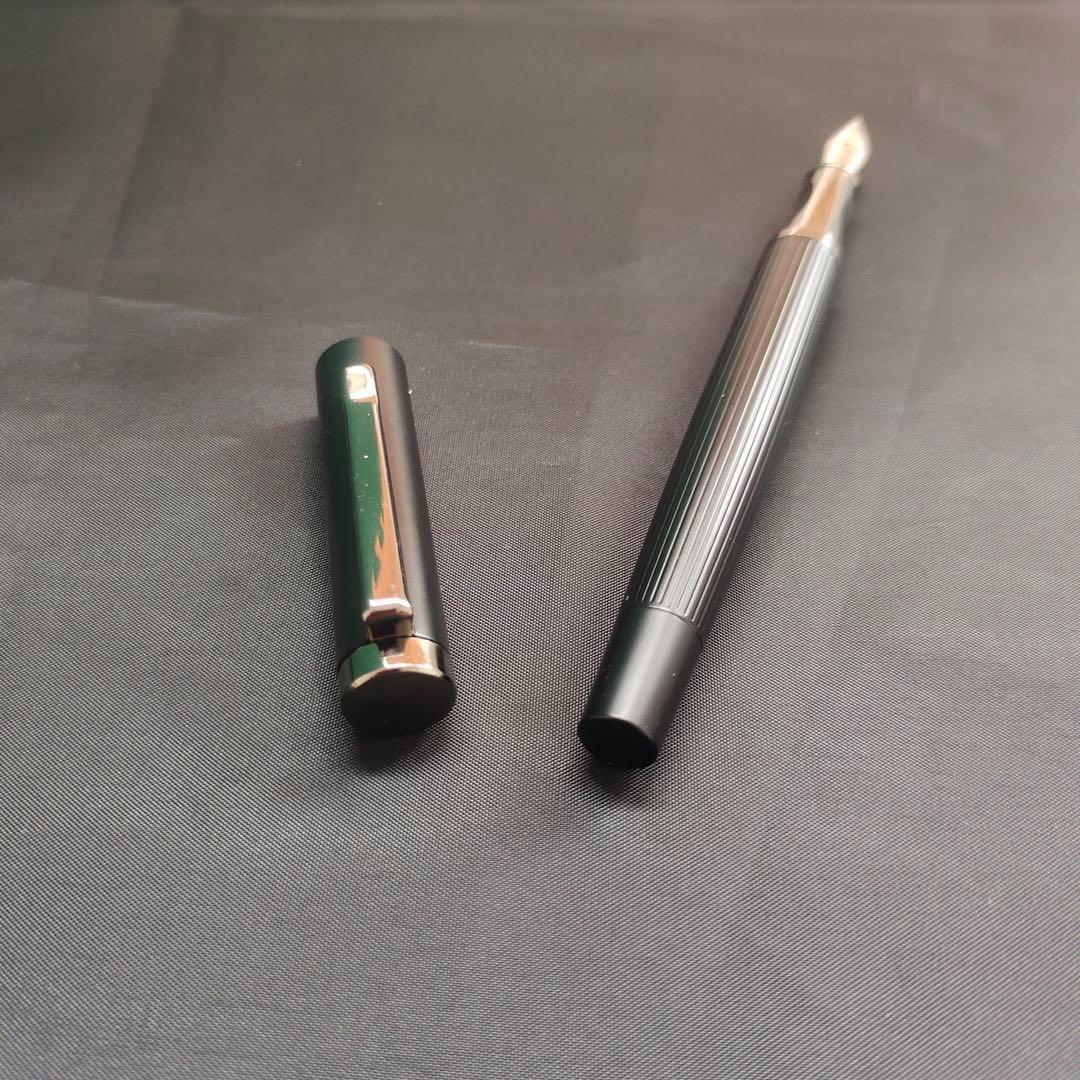 @ブラック ストライプデザイン 万年筆