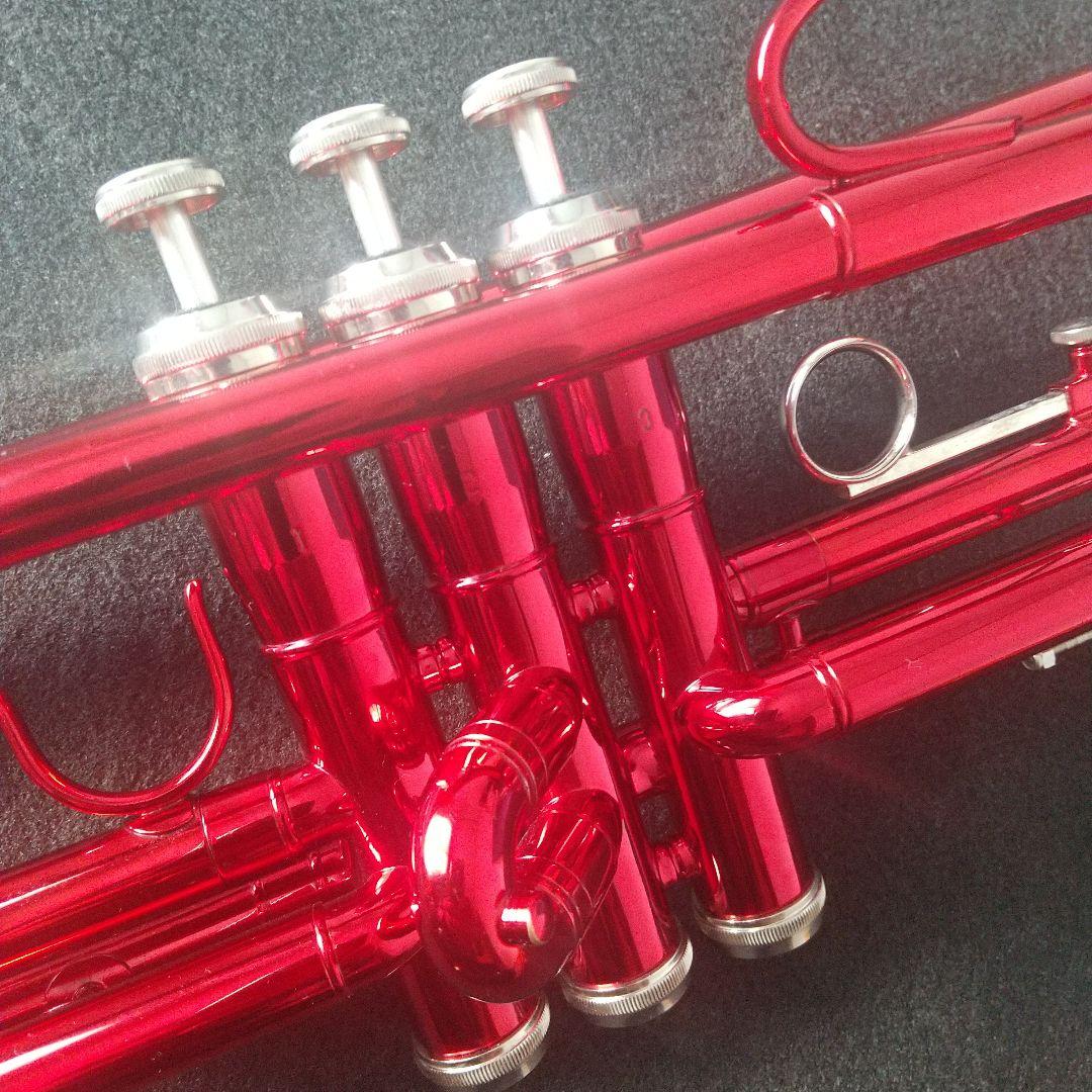 ケルントナー・トランペット「メタリックレッド」「ヘビートリム」仕様。