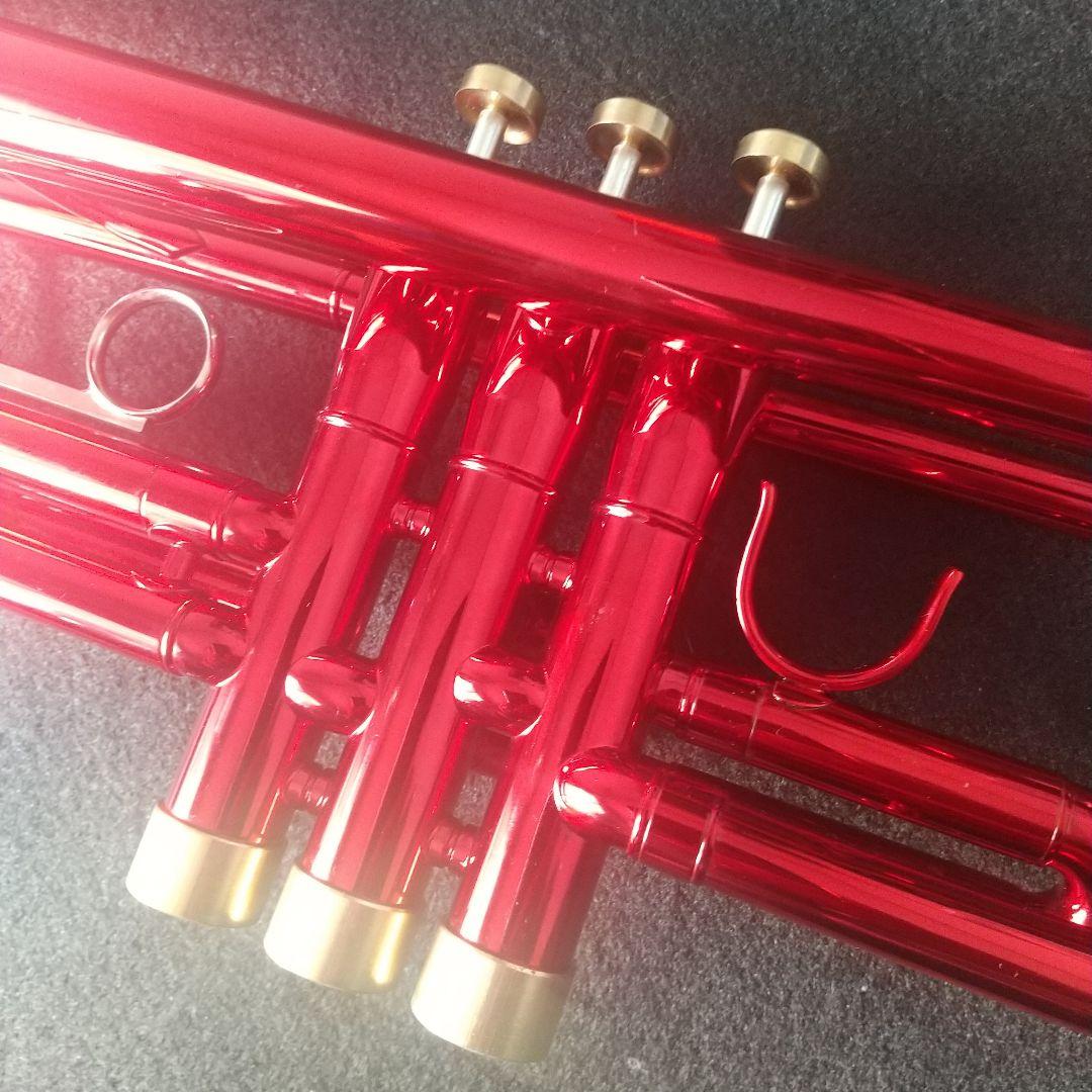 ケルントナー・トランペット「メタリックレッド」「ヘビートリム」仕様。