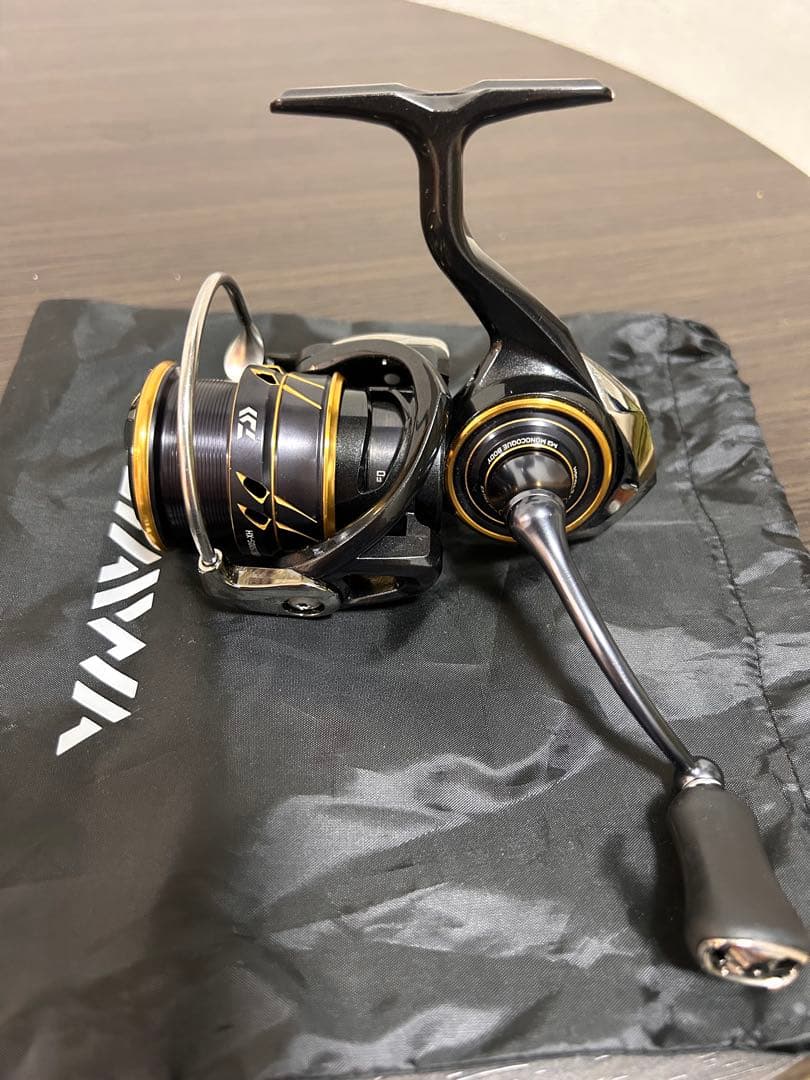 DAIWA21カルディアLT2500S-XH スピニングリール