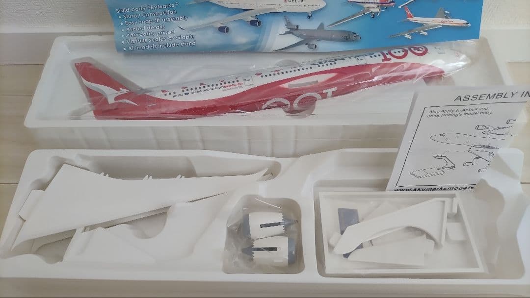 SKY MARKS QANTAS 100 模型　1/200