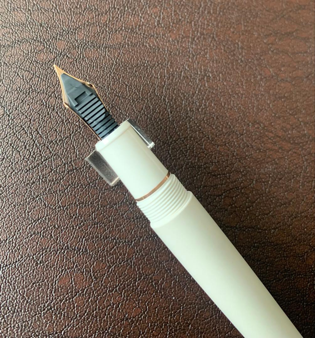 プラチナ #3776 センチュリー シェイプオブハート チャイラテ F