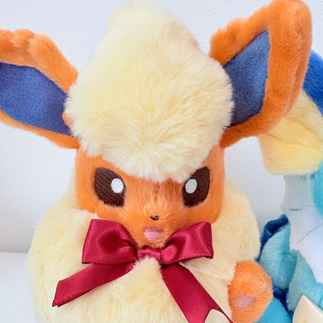 ポケモンセンター イーブイコレクション ぬいぐるみ ブースター シャワーズ 2点