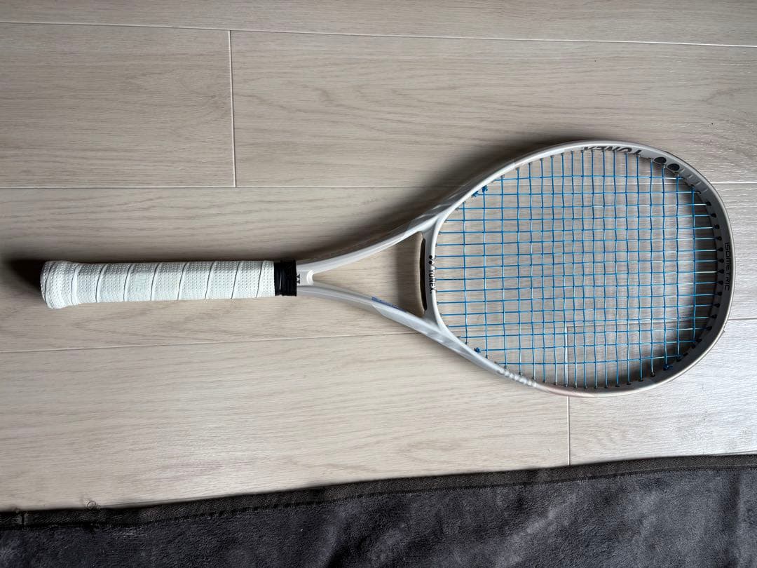 YONEX VCORE テニスラケット ホワイト