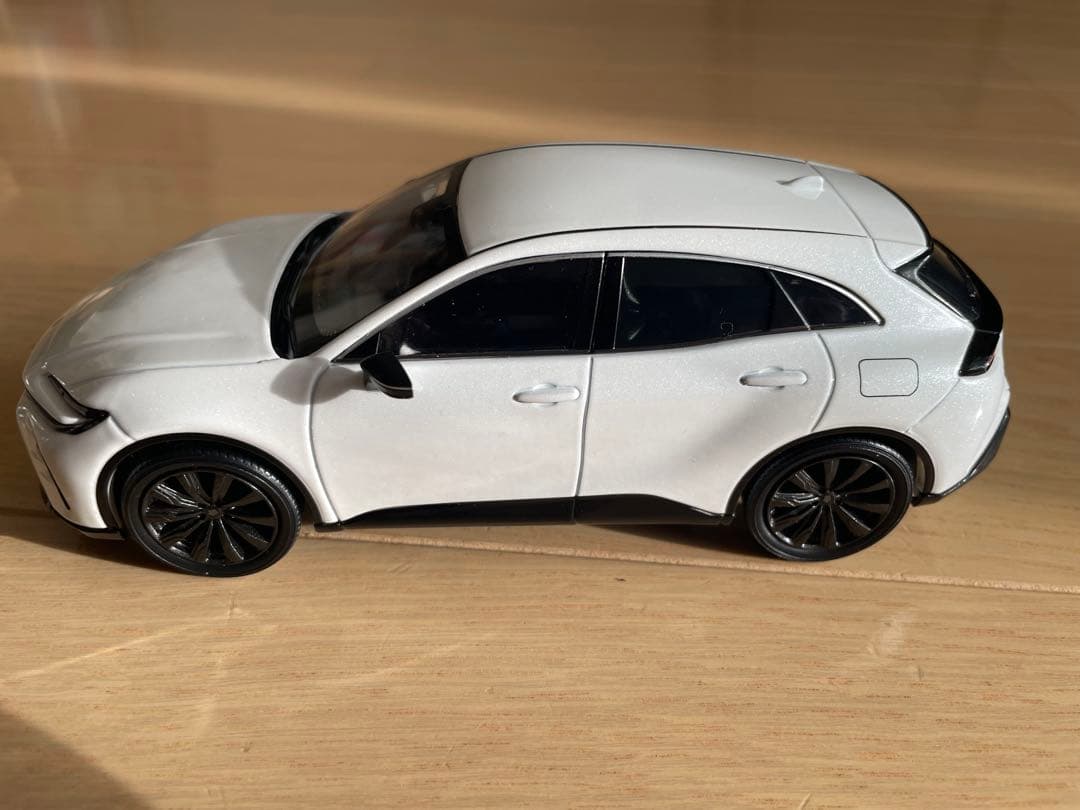 CROWN ミニカー ホワイト　非売品　色見本