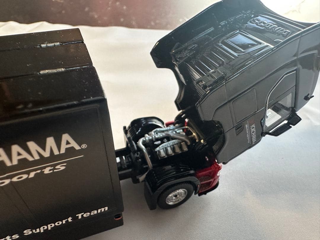 新品未使用　MC64 スカニア　ヨコハマタイヤ　1/64