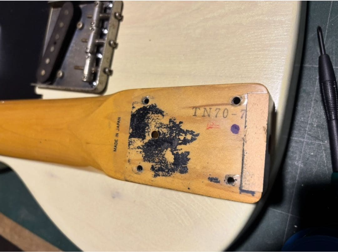 fender japan 初期／ブリッジAシリアルコンポーネント　ラッカー塗装