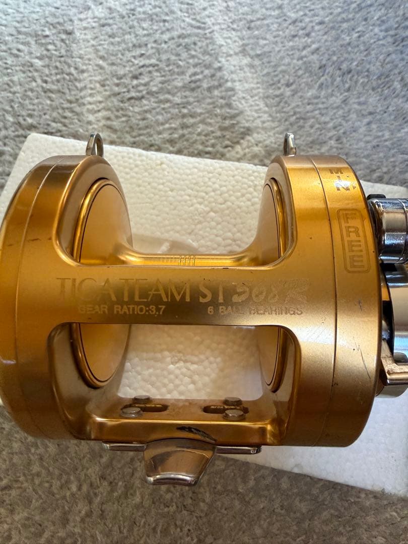 TICA TEAM 両軸リール ST568