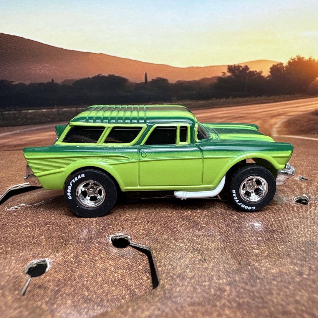 57 Chevy Nomad 激レアカラー復刻車カスタム☆HOスロットカー