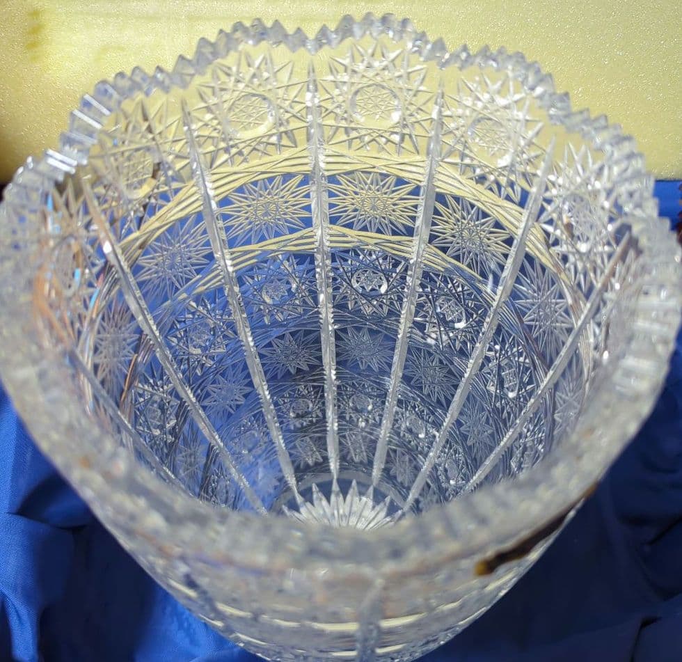 ⭐️超お得⭐️七色の虹★ボヘミア クリスタルガラス 豪華な花瓶★ハンドカット