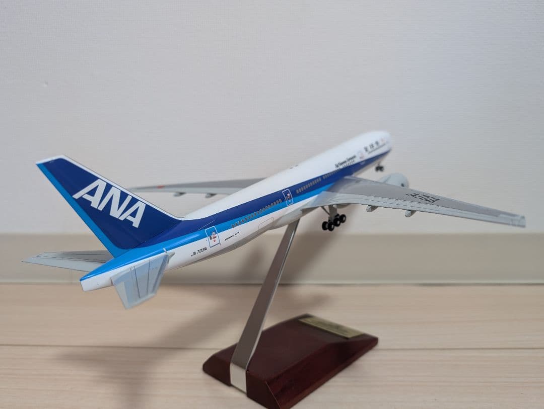 ANA 全日空 NH20023 B777-200 JA703A 1/200