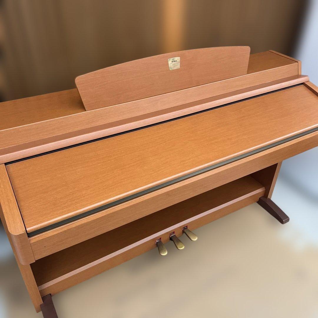 Yamaha Clavinova 木目調 3ペダル付き　CLP-230