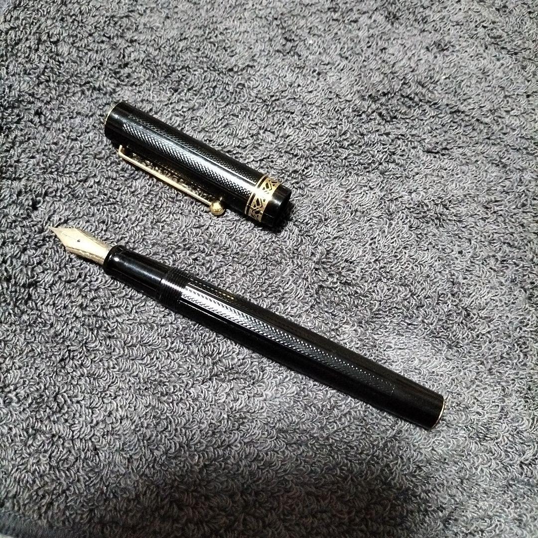 14K PILOT 万年筆 黒と金のアクセント