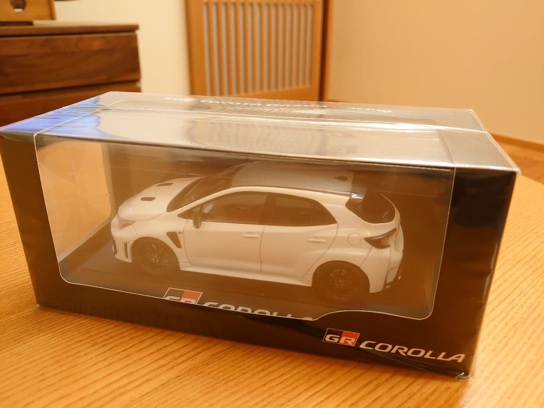美品【超メルカリ市割】トヨタ　GRカローラ　カラーサンプル