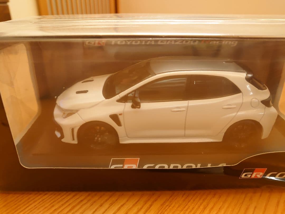 美品【超メルカリ市割】トヨタ　GRカローラ　カラーサンプル