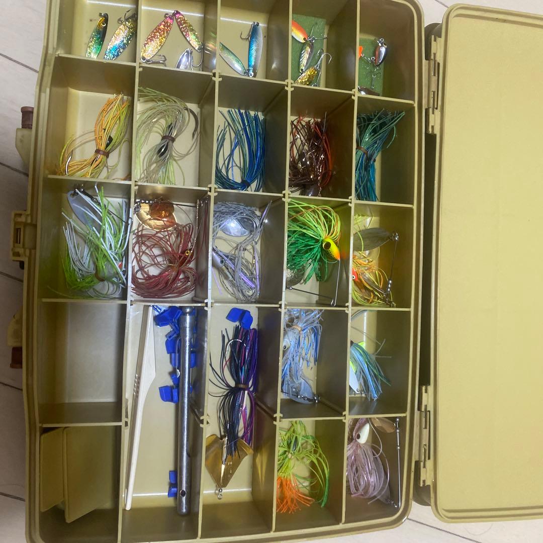 だいぶ昔に使っていた物です。フックは潰してあるのがあります。