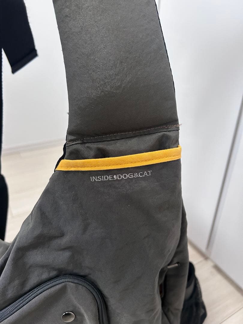 【INSIDD DOG&CAT】犬用スリングキャリーバッグ グレー/イエロー