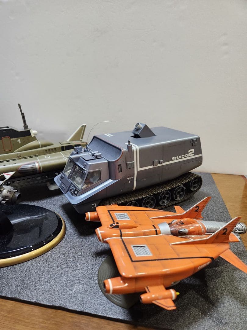 精密再現　謎の円盤UFO 有名モデラー渾身の逸品　インターセプター　べース付属