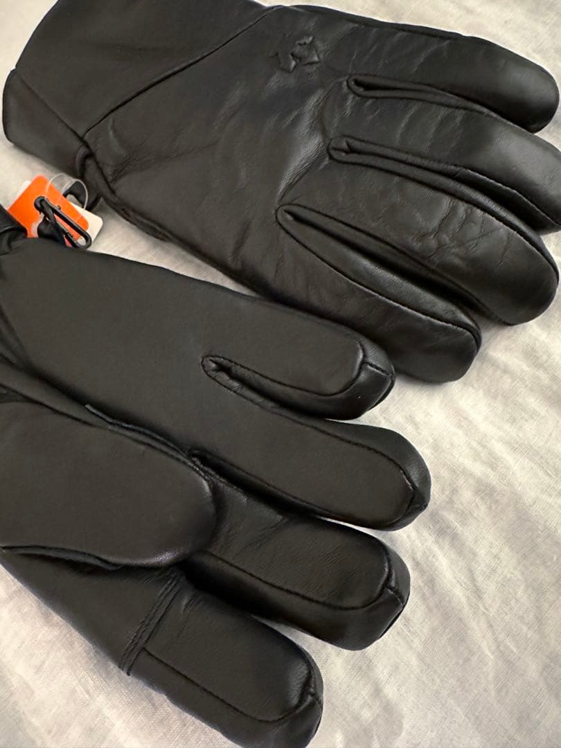 【新品】デサント　スキーグローブ　Mサイズ