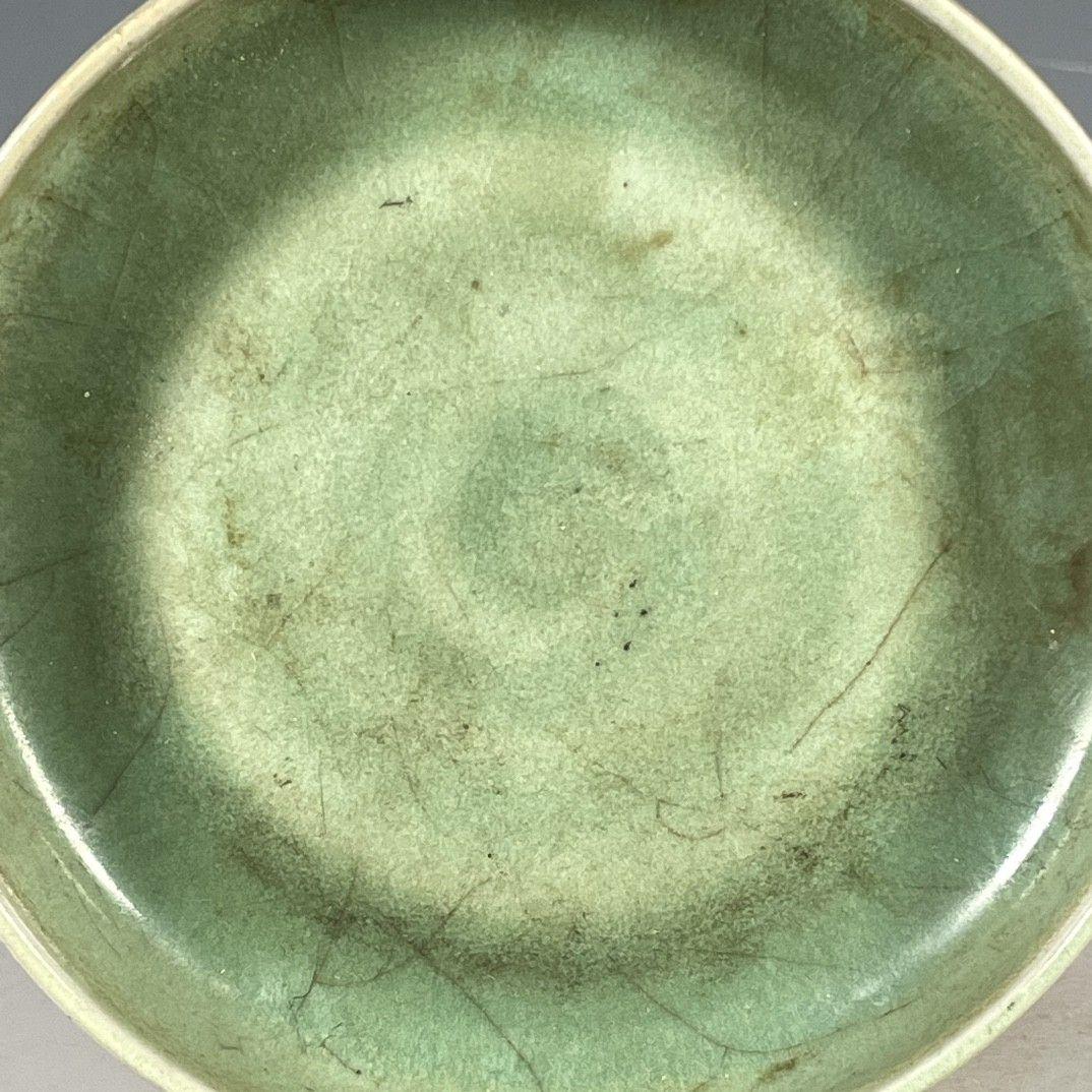 宋汝磁器の3つの足の筆洗をきます  文房 置物 景徳鎮 陶磁器 工芸品 美術品