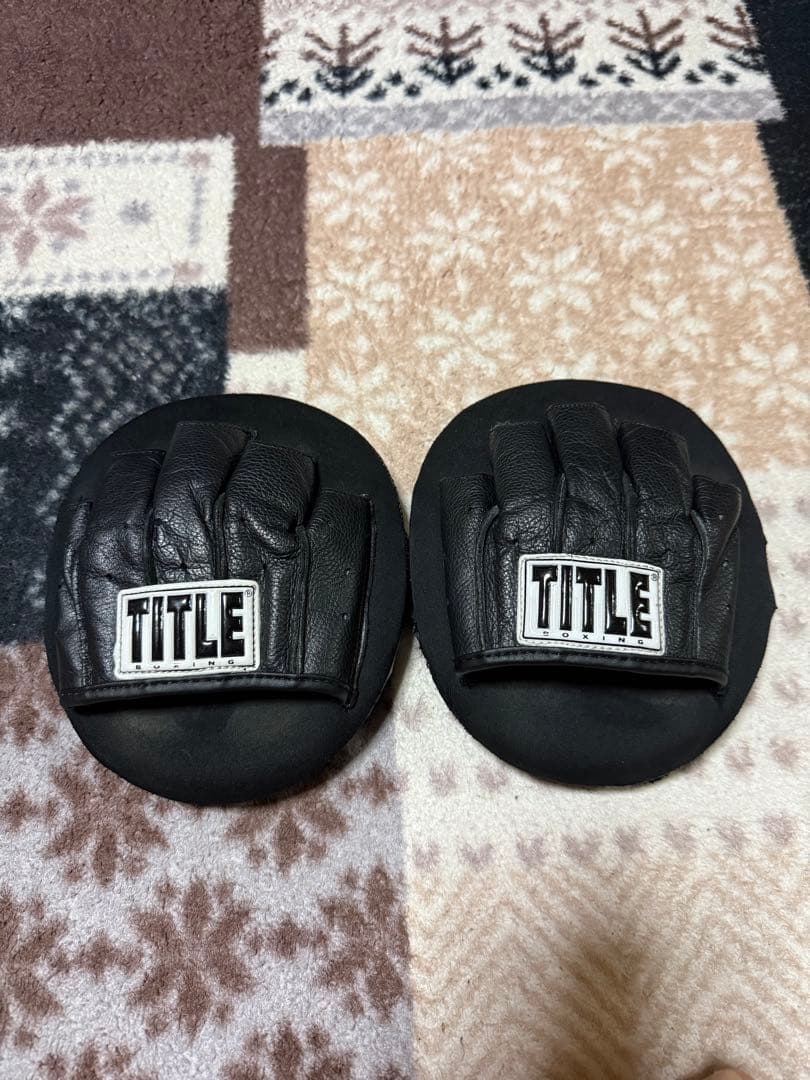 TITLE パンチングミット 黒