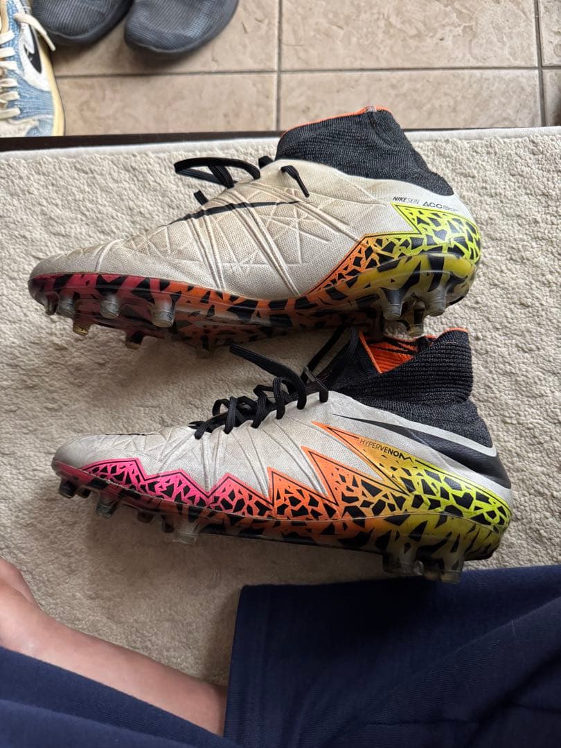 サッカー用スパイク カラフルデザイン