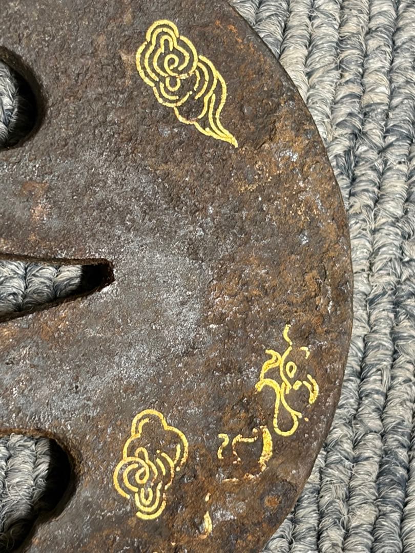 武具　刀　つば　鍔　模様あり