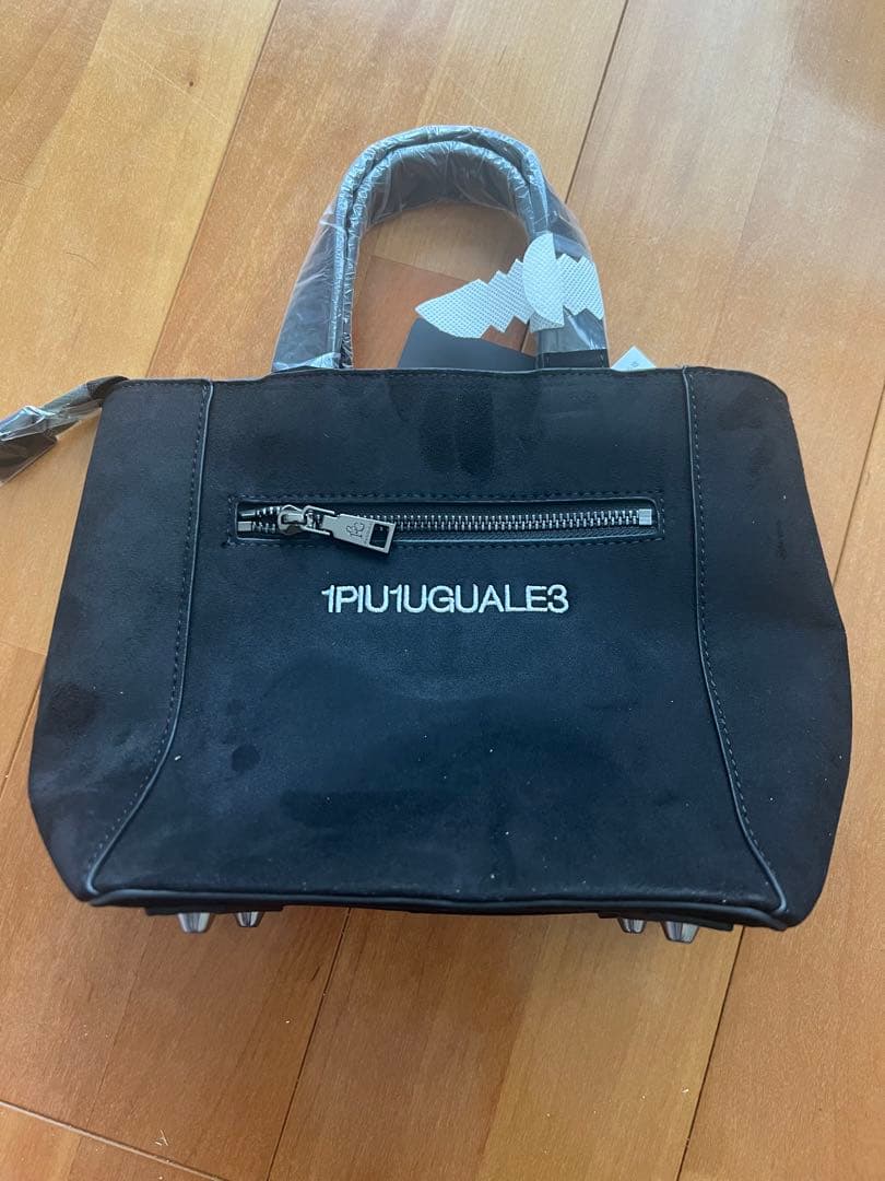 1PIU1UGUALE3（ウノピゥウノウグァーレトレ）カートバッグ