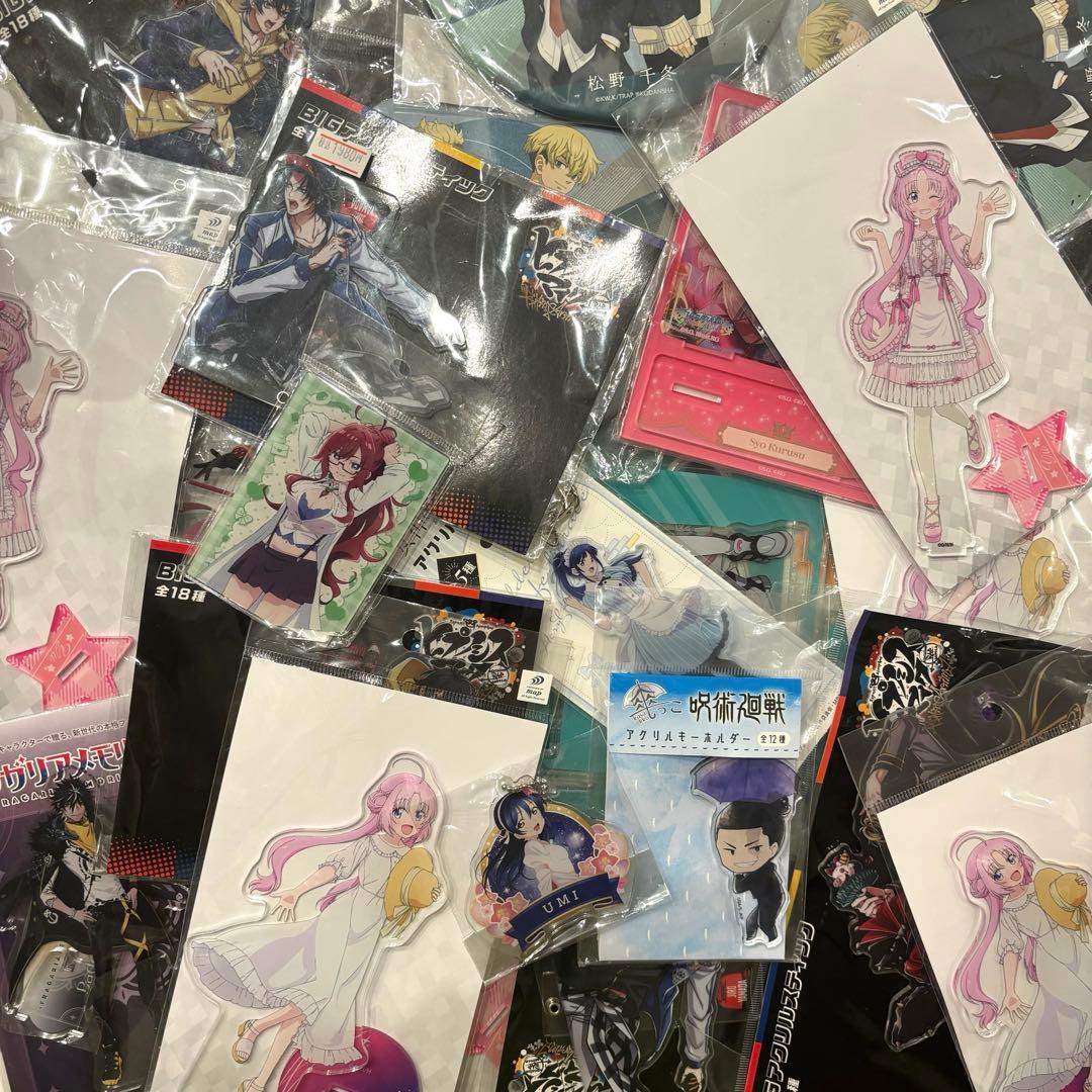 鬼滅の刃 ワンピース　ラブライブ！アニメグッズ　まとめ売り 大量　1500点以上