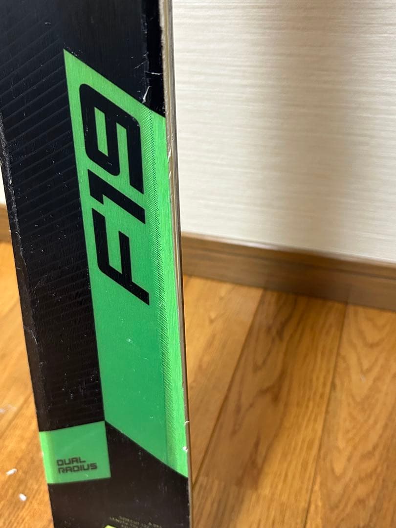 Fischer F19 スキー板 黒/緑 ビンディング付き