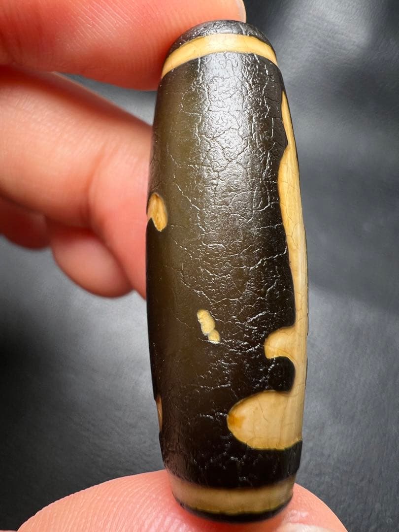 070687  火供天珠瑪瑙観音天珠　13.7*40ミリ