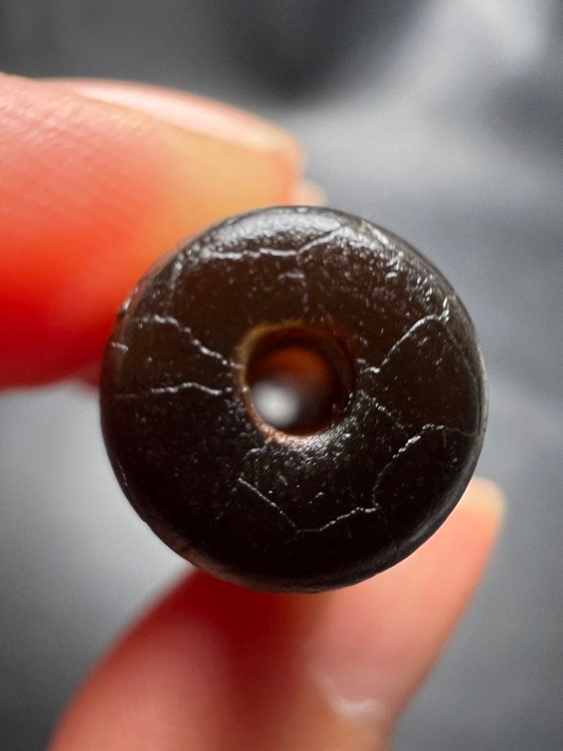 070687  火供天珠瑪瑙観音天珠　13.7*40ミリ