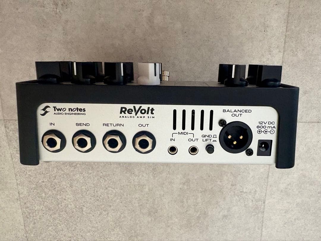 美品Two Notes Revolt Guitar保証書期限内