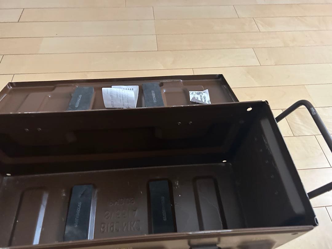 ミリタリーボックス　イギリス軍　アンモ缶　道具箱